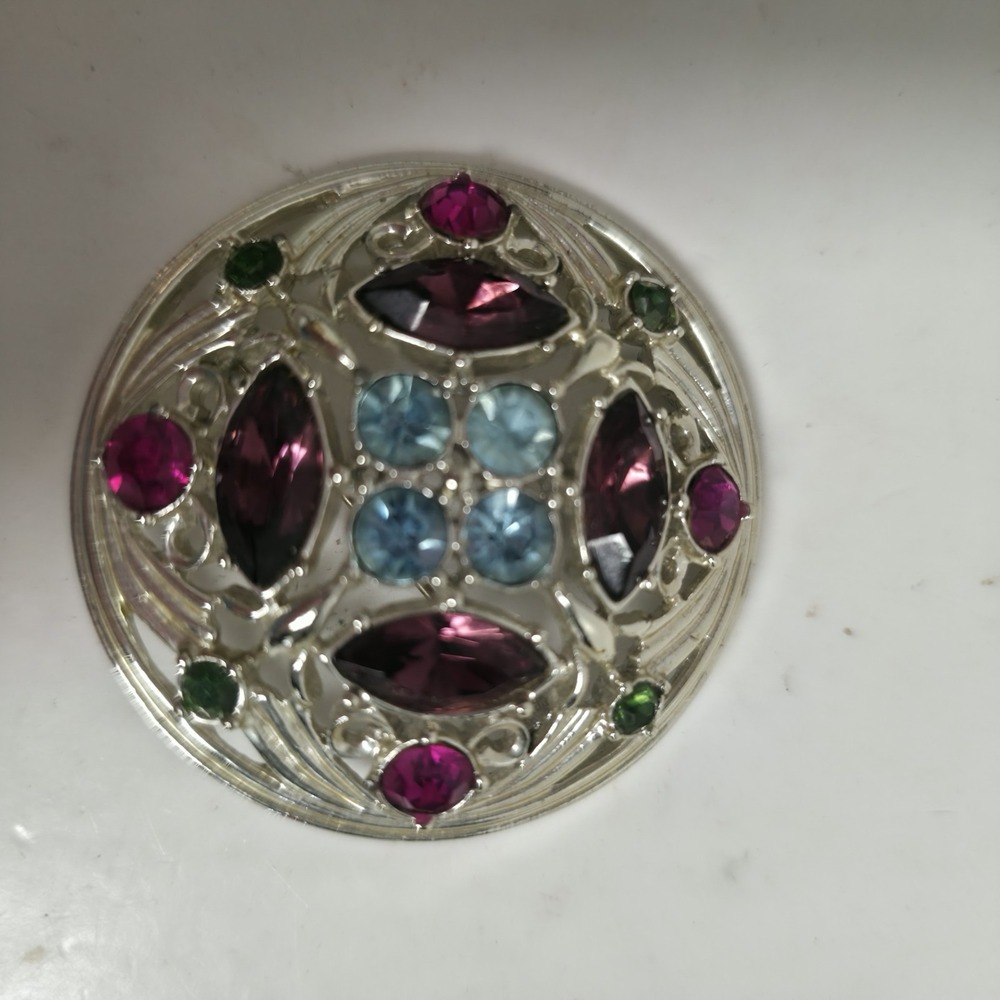 Vintage Sarah Coventry SPRINGTIME Brooch Pin Celtic Shield Rhinestone 1970s - Picture 4 of 4